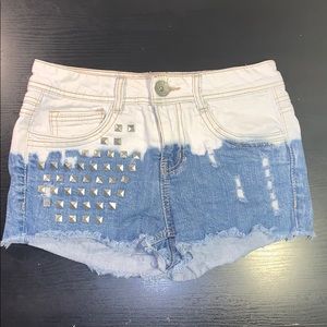 Dual color denim shorts with studs
